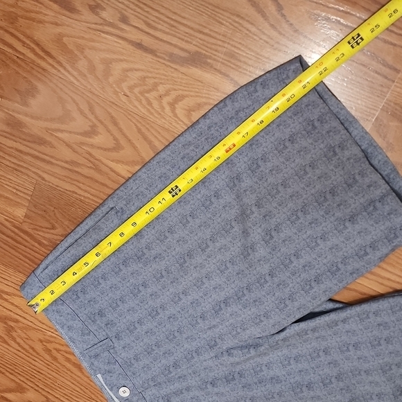 Travis Mathew shorts size 34 - Picture 4 of 9